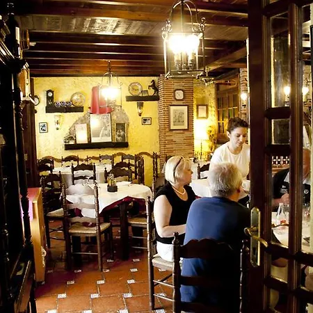 Hermanos Macias Otel *