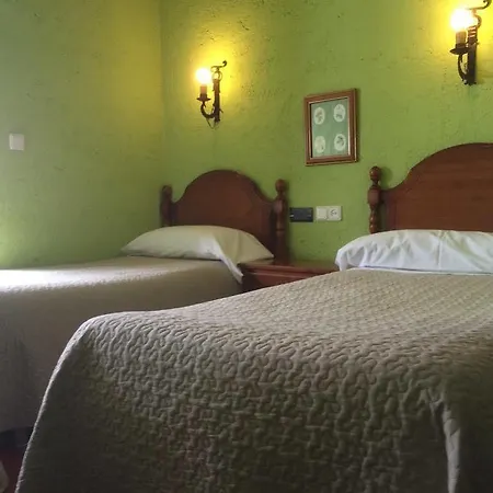 Hotel Hermanos Macias *